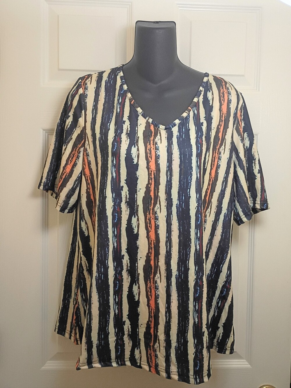 Striped V Neck T-shirt XL Blue Orange Beige